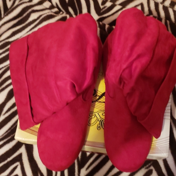 Red ankle boots, suede - Picture 5 of 5
